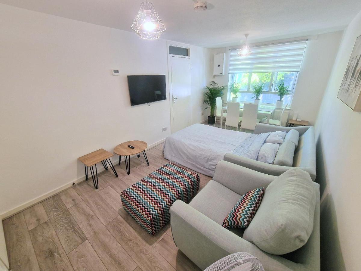 Flat In Battersea, 5 Minutes From Clapham Junction Station Apartment London Exterior photo